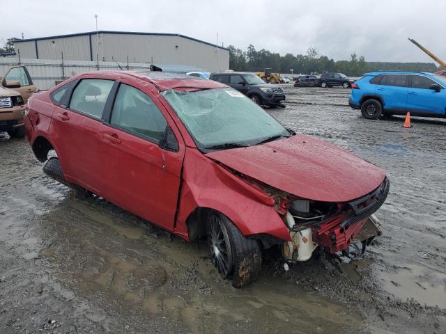 1FAHP3GN0BW135552 - 2011 FORD FOCUS SES RED photo 4