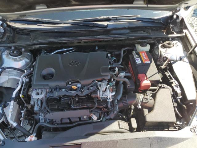 4T1B11HKXJU072900 - 2018 TOYOTA CAMRY L SILVER photo 11