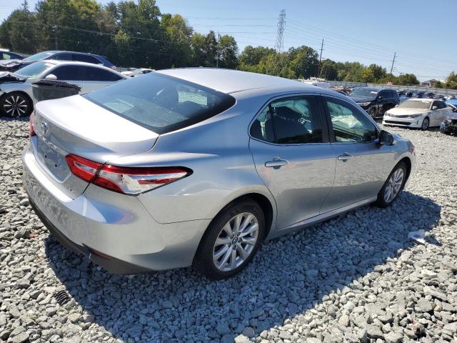 4T1B11HKXJU072900 - 2018 TOYOTA CAMRY L SILVER photo 3
