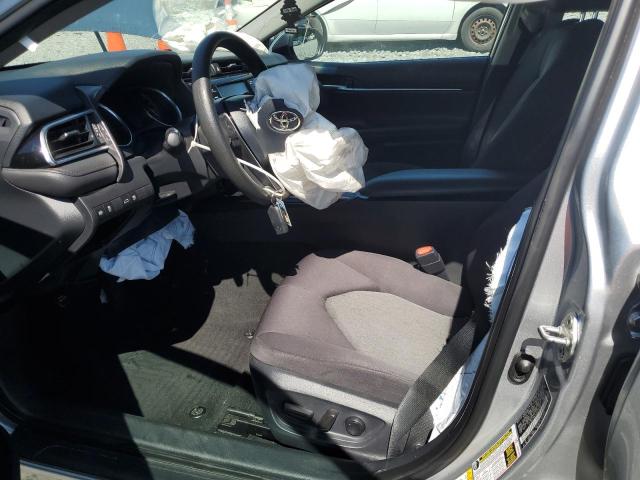 4T1B11HKXJU072900 - 2018 TOYOTA CAMRY L SILVER photo 7