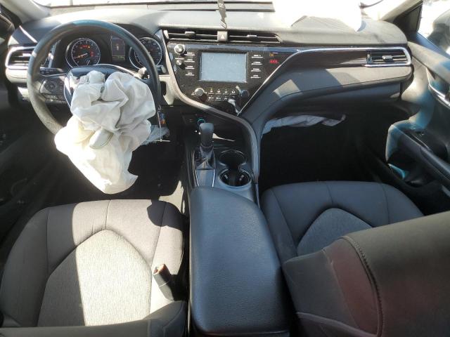 4T1B11HKXJU072900 - 2018 TOYOTA CAMRY L SILVER photo 8