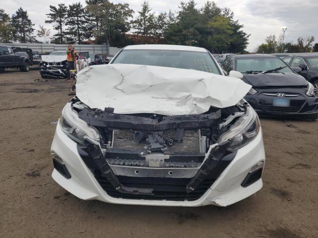 1N4BL4BV5KC239471 - 2019 NISSAN ALTIMA S WHITE photo 5