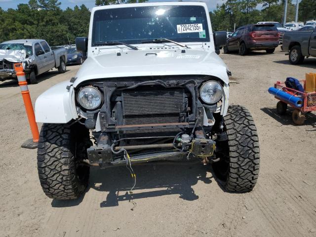 1C4BJWEGXGL154948 - 2016 JEEP WRANGLER U SAHARA WHITE photo 5