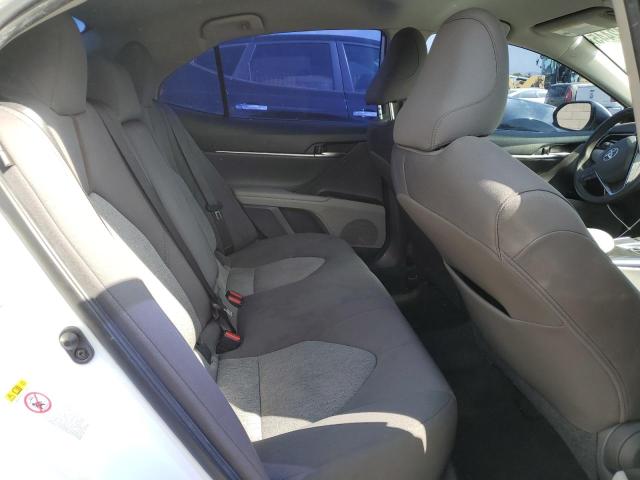 4T1B11HKXKU726487 - 2019 TOYOTA CAMRY L WHITE photo 10