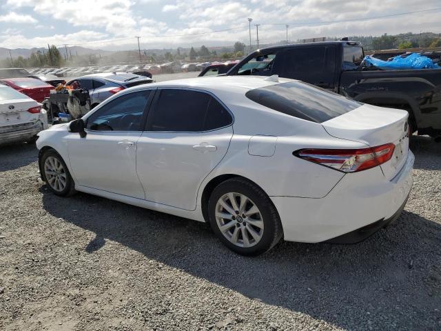 4T1B11HKXKU726487 - 2019 TOYOTA CAMRY L WHITE photo 2
