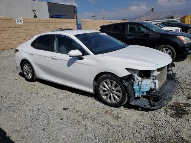 4T1B11HKXKU726487 - 2019 TOYOTA CAMRY L WHITE photo 4