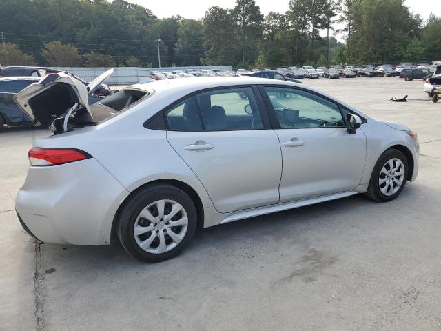 5YFEPMAE4NP289142 - 2022 TOYOTA COROLLA LE SILVER photo 3