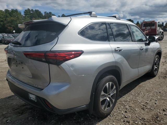 5TDHZRBH5NS588711 - 2022 TOYOTA HIGHLANDER XLE SILVER photo 3
