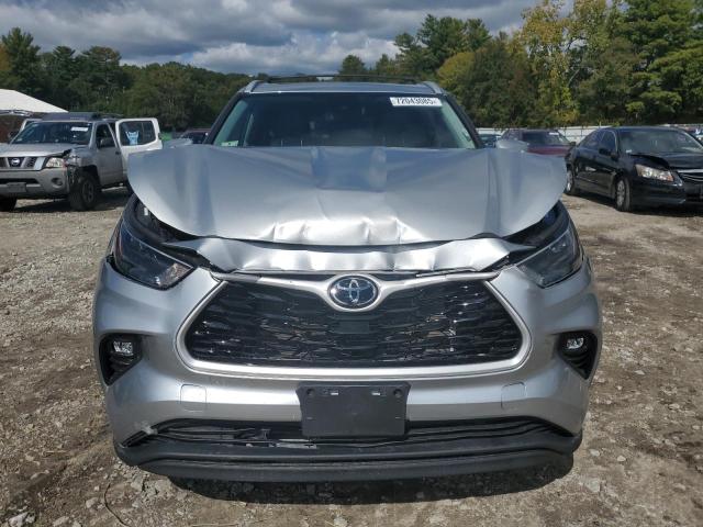 5TDHZRBH5NS588711 - 2022 TOYOTA HIGHLANDER XLE SILVER photo 5