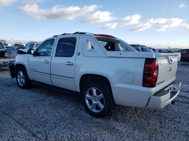 3GNTKGE7XDG285949 - 2013 CHEVROLET AVALANCHE LTZ WHITE photo 2