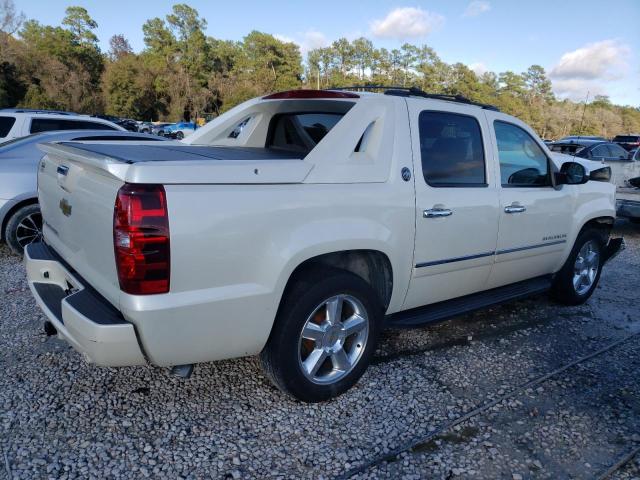 3GNTKGE7XDG285949 - 2013 CHEVROLET AVALANCHE LTZ WHITE photo 3