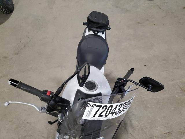 JKAENEA11FDA00549 - 2015 KAWASAKI EN650 A WHITE photo 5