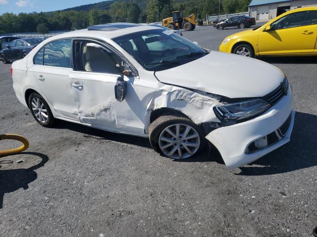 3VWDP7AJ0DM356736 - 2013 VOLKSWAGEN JETTA SE WHITE photo 4