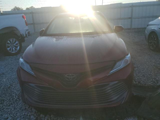 4T1B11HK0JU642211 - 2018 TOYOTA CAMRY L 勃艮第红 照片 5