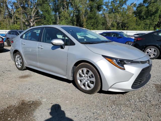 5YFB4MDE2RP210970 - 2024 TOYOTA COROLLA LE ვერცხლისფერი ფოტო 4