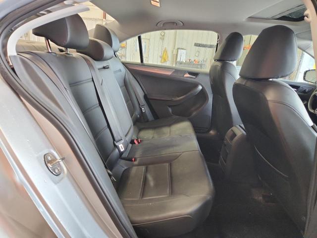 3VWLA7AJ2FM421733 - 2015 VOLKSWAGEN JETTA TDI SILVER photo 10