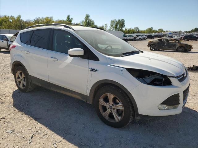 1FMCU0GX5GUA76848 - 2016 FORD ESCAPE SE WHITE photo 4