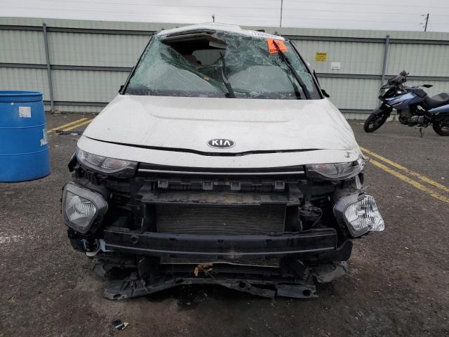 KNDJ23AU4M7129339 - 2021 KIA SOUL LX WHITE photo 5