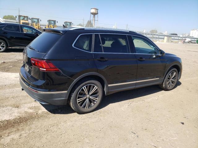 3VV3B7AX0KM114464 - 2019 VOLKSWAGEN TIGUAN SE أسود صورة 3