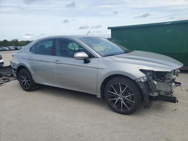 4T1G11AK4RU201354 - 2024 TOYOTA CAMRY SE NIGHT SHADE SILVER photo 4