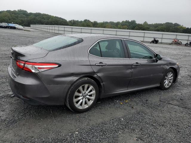 4T1B11HK0JU671773 - 2018 TOYOTA CAMRY L GRAY photo 3