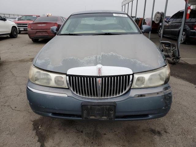 1LNHM82W4XY663005 - 1999 LINCOLN TOWN CAR SIGNATURE BLUE photo 5