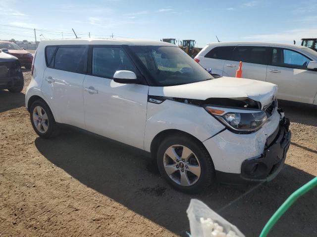 KNDJN2A27J7553478 - 2018 KIA SOUL WHITE photo 4