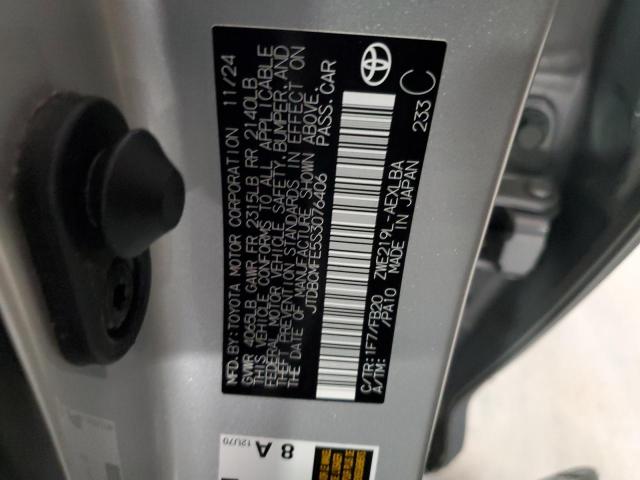 JTDBCMFE5S3076406 - 2025 TOYOTA COROLLA LE Արծաթագույն լուսանկար 12