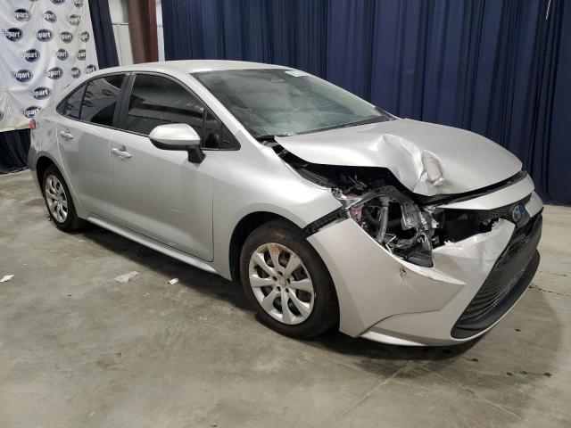 JTDBCMFE5S3076406 - 2025 TOYOTA COROLLA LE Արծաթագույն լուսանկար 4