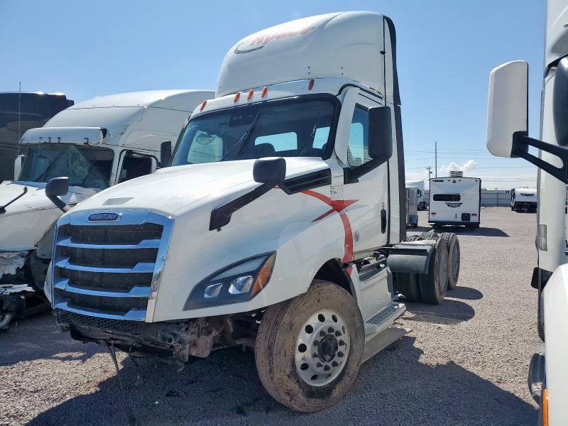 3AKJHLDV0PDUA6578 - 2023 FREIGHTLINER CASCADIA 1 白色 照片 2