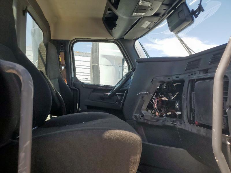 3AKJHLDV0PDUA6578 - 2023 FREIGHTLINER CASCADIA 1 白色 照片 5