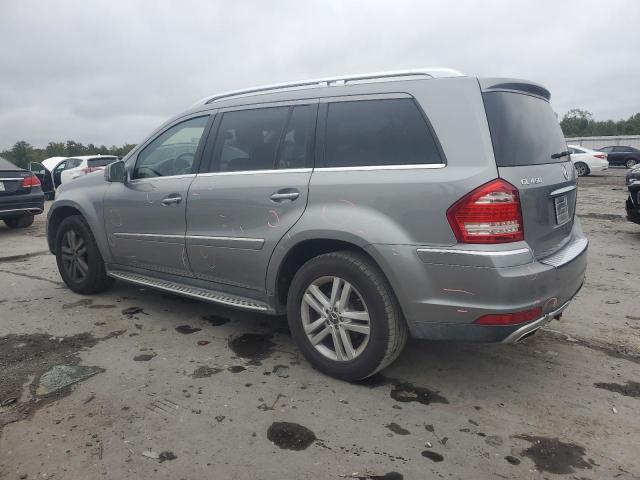 4JGBF7BEXBA678952 - 2011 MERCEDES-BENZ GL 450 4MATIC GRAY photo 2