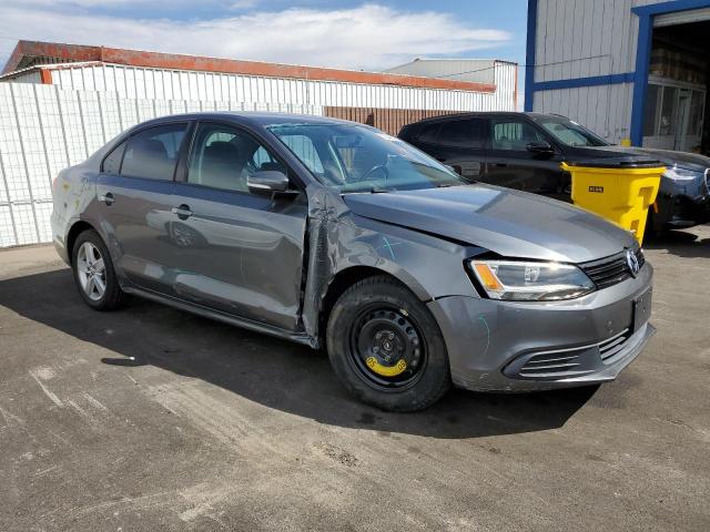 3VW3L7AJ7CM410362 - 2012 VOLKSWAGEN JETTA TDI GRAY photo 4