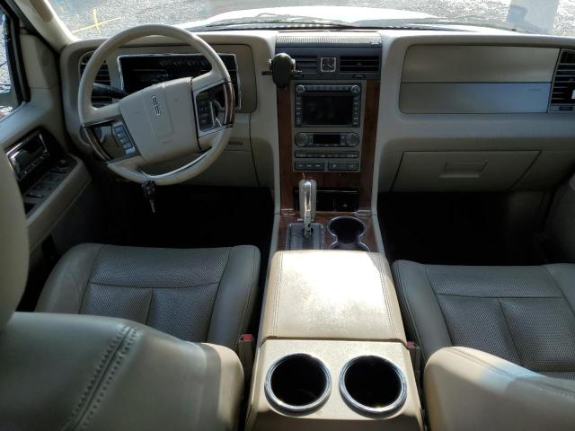 5LMJJ2H53DEL05880 - 2013 LINCOLN NAVIGATOR WHITE photo 8