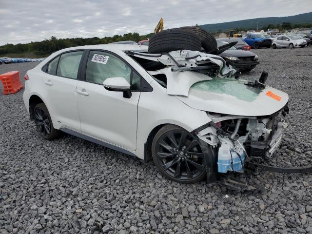 JTDBDMHE1RJ010824 - 2024 TOYOTA COROLLA LE თეთრი ფოტო 4