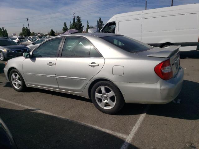 4T1BA32K74U023243 - 2004 TOYOTA CAMRY SE SILVER photo 2