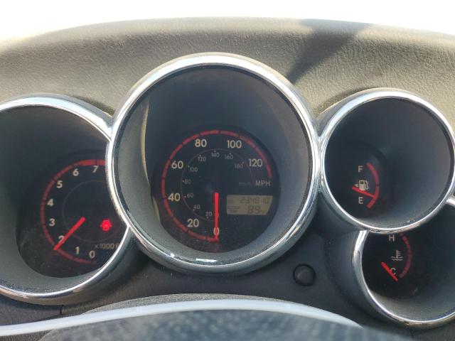 2T1KR32E74C287194 - 2004 TOYOTA COROLLA MATRIX XR WHITE photo 9