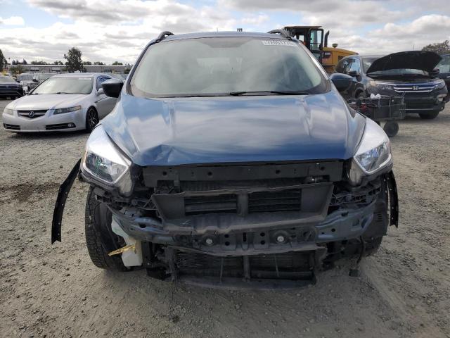 1FMCU0GD1JUC09845 - 2018 FORD ESCAPE SE Blau Foto 5