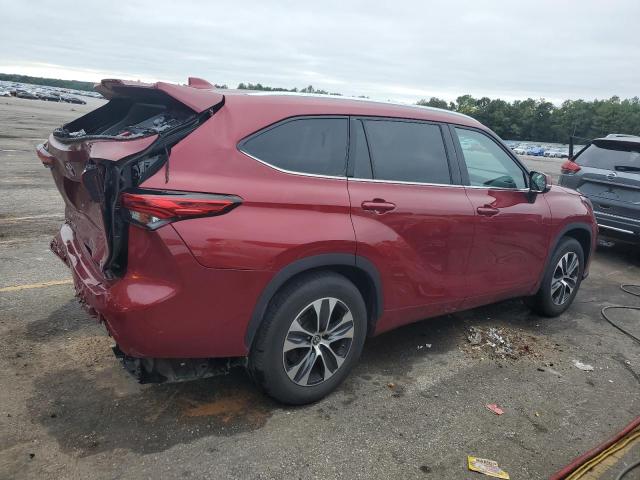 5TDGZRAH0MS529092 - 2021 TOYOTA HIGHLANDER XLE RED photo 3