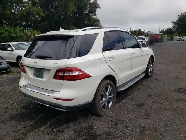 4JGDA5HB1DA110892 - 2013 MERCEDES-BENZ ML 350 4MATIC WHITE photo 3