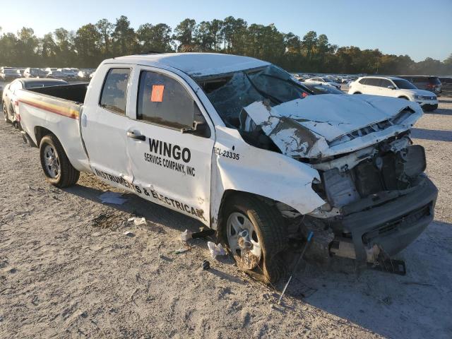 5TFRM5F14FX091475 - 2015 TOYOTA TUNDRA DOUBLE CAB SR/SR5 WHITE photo 4