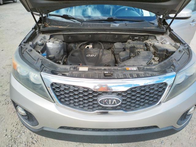 5XYKT4A64DG380132 - 2013 KIA SORENTO LX SILVER photo 11