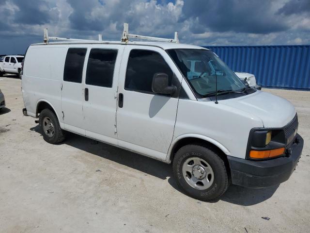 1GCFG15X461216244 - 2006 CHEVROLET EXPRESS G1 WHITE photo 4