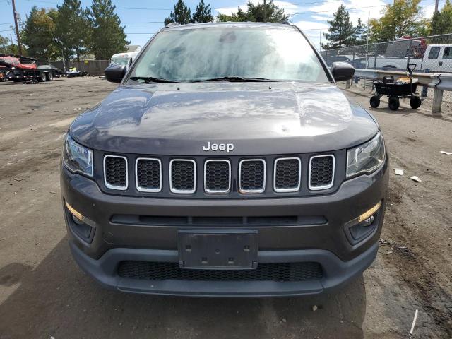 3C4NJCBB9JT502402 - 2018 JEEP COMPASS LATITUDE GRAY photo 5