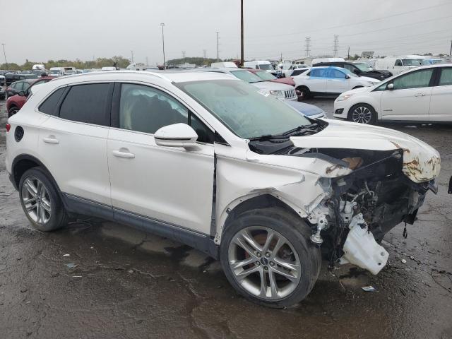 5LMCJ3D90GUJ20039 - 2016 LINCOLN MKC RESERVE WHITE photo 4