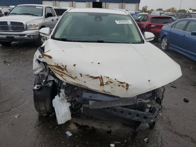 5LMCJ3D90GUJ20039 - 2016 LINCOLN MKC RESERVE WHITE photo 5