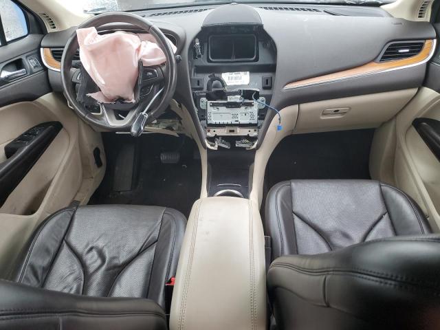 5LMCJ3D90GUJ20039 - 2016 LINCOLN MKC RESERVE WHITE photo 8