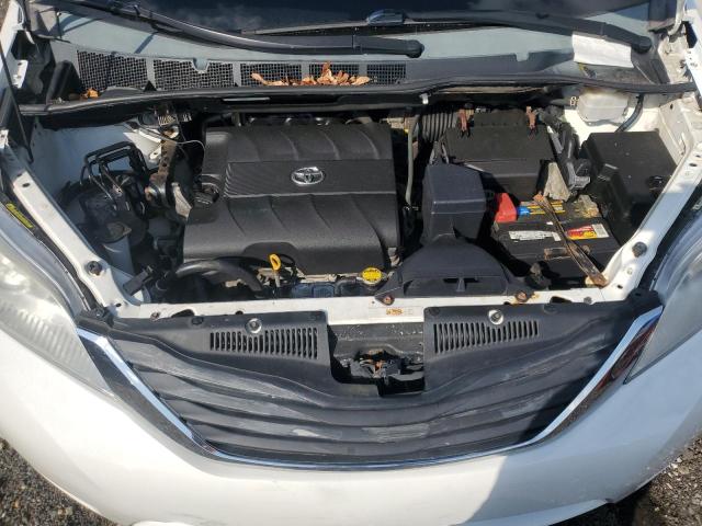 5TDDK3DC8BS028811 - 2011 TOYOTA SIENNA XLE WHITE photo 12