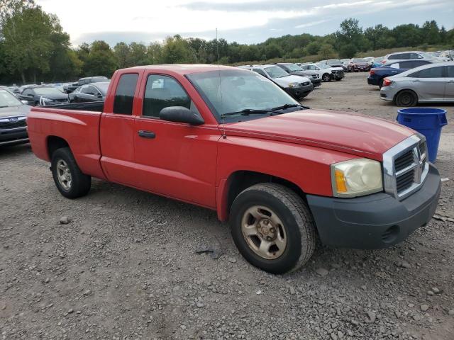 1D7HE22K85S138210 - 2005 DODGE DAKOTA ST RED photo 4