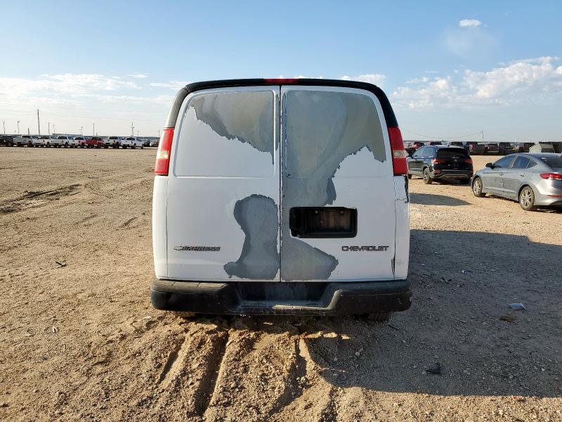 1GCGG25V341108218 - 2004 CHEVROLET EXPRESS G2 WHITE photo 6
